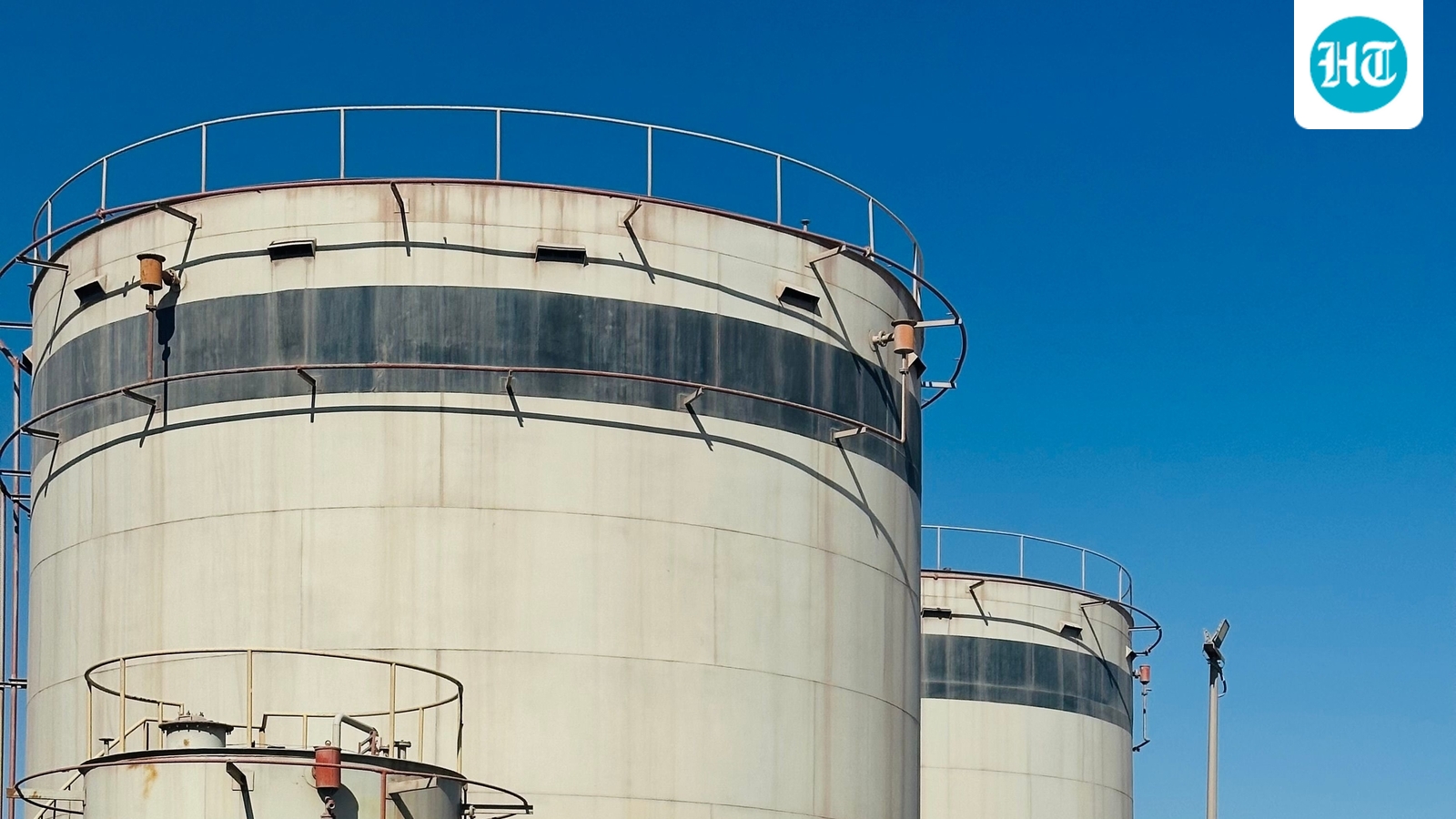 Oil price today: Brent tops $91 as US-Iran strikes raise Strait of Hormuz supply fears 1 a1d04f54f56bb7fec0f8097dd4ef94be7f1b6e8e3a7966012fd78a7dae1f8ab3