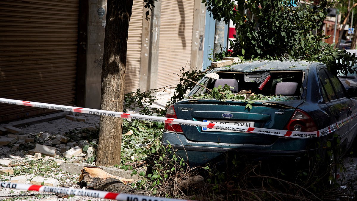 Earthquake hits Spain, with hotels evacuated and several people injured 1 a3fca2c7cf21a062a597b160ace1691df10fa3f09759ca12bd383ee95136ba6d