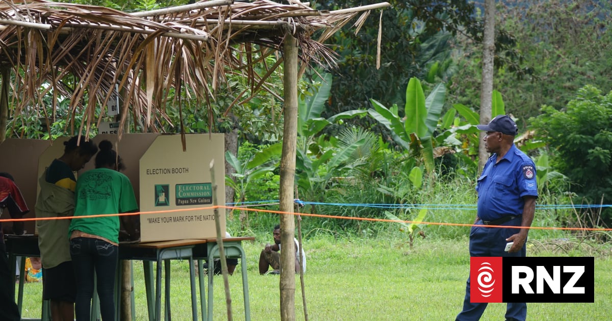 PNG seeks election security help from Timor-Leste and others: Papua New Guinea has initiated plans to request 200 defence personnel from Timor-Leste to help supervise PNG's general election next year. PNG's Prime Minister James Marape said the request is... #PapuaNewGuinea #ElectionSecurity #TimorLeste #GeneralElection #PacificNews 1 a9352c706bc303f4a83e06d3ab7f3850c203c463