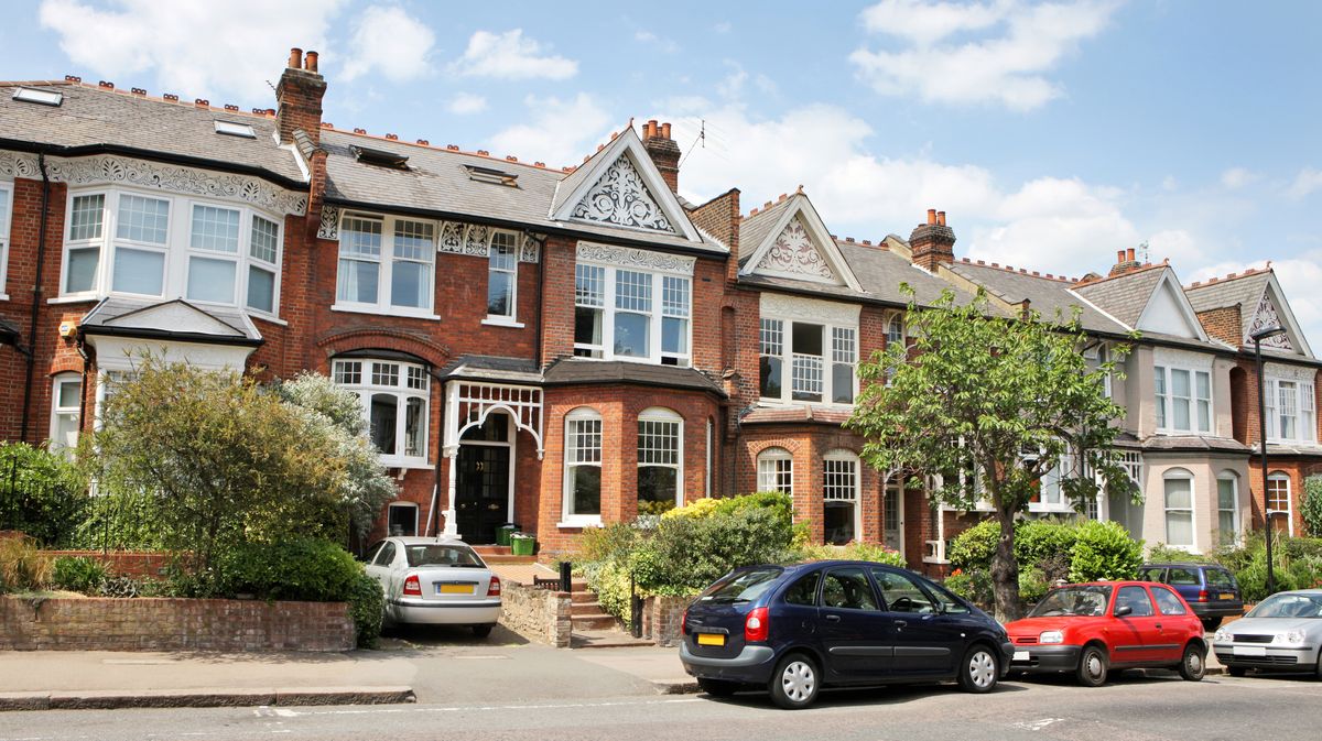 Highway Code rule drivers need to know before parking outside homes 1 abf170c9a272ee24319fa6c5f42458f7f65d7d9ea151871eea882b28245e2d7f