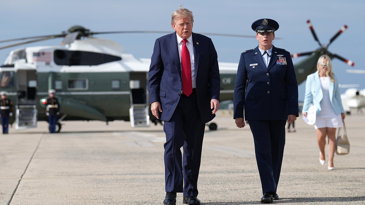 Trump's helicopter pilots were warned about communications failures one week before Marine One flew too close to jet 1 adf24b6e77242f163d83644e0972342cd7697aeb83c86e2b75b34db289019e07 1