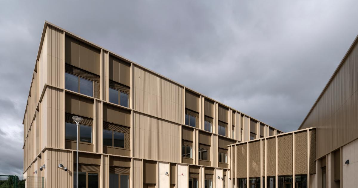 Inside the new £85.5m Paisley Grammar School campus opening later this month: Pupils will move into the new £85.5 million Paisley Grammar School Community Campus on August 20, with the state-of-the-art facility offering specialist STEM, music and sports spaces. #PaisleyGrammar #SchoolOpening #Education #STEM #CommunityCampus 1 b09f3cb283d057607c60d199b0c070369d44a57b