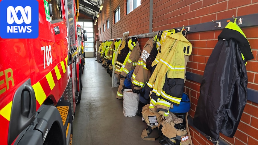 Broken zips, sleeve sewn shut: Union raises SA firefighter safety concerns 1 b150705fe067b7883c16755981c1c37815b1617824a1edfde72adf6d8e50c9a7
