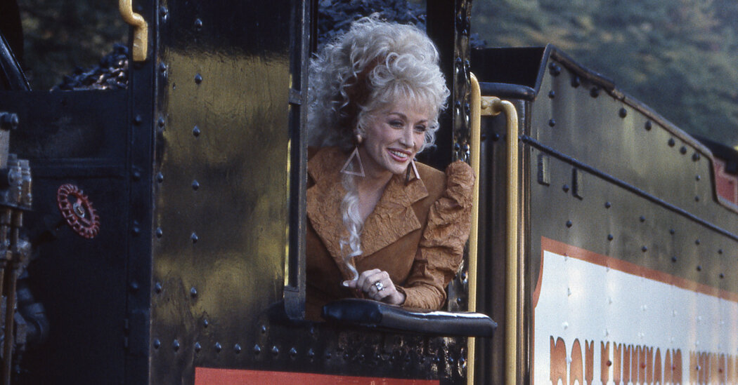 How Dollywood Captured the Essence of Dolly Parton 1 c0bd7e40f41aca1d90883152acbcf17cc337b45f5482f5947c4f64dc16a305e3
