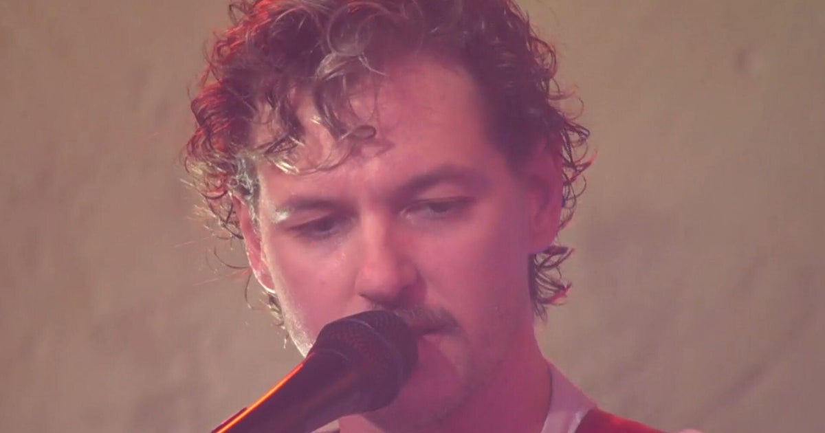 Saturday Sessions: Houndmouth performs "Tiger Blood": Indiana rock band Houndmouth is acclaimed for their rich harmonies and electric live performances. Their latest record, "Lordy," is a stripped-back, raw return, five years after their last album. Here's Houndmouth with "Tiger Blood." #Houndmouth #TigerBlood #SaturdaySessions #IndianaMusic #LivePerformance 8 Saturday Sessions: Houndmouth performs “Tiger Blood”: Indiana rock band Houndmouth is acclaimed for their rich harmonies and electric live performances. Their latest record, “Lordy,” is a stripped-back, raw return, five years after their last album. Here’s Houndmouth with “Tiger Blood.” #Houndmouth #TigerBlood #SaturdaySessions #IndianaMusic #LivePerformance