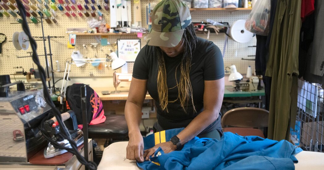 She Sewed the Blue Angels’ Suits for 40 Years. Then a Big Company Got the Job. 1 c4d9612ba33b8bdb61380feec5336c2e3ee449fc02f4f7645aa47d51c2b251a4
