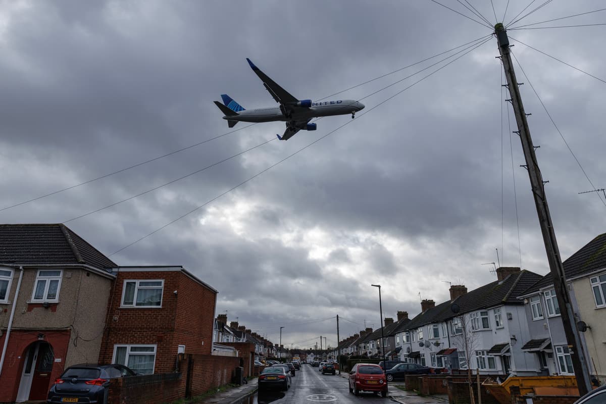 Sadiq Khan slams Heathrow runway plan after noise reduction spending cut 1 c5dc31f2aaa5e97b581840f79cc2253d98142b9ac4d0faa2152e905c8db7aa18