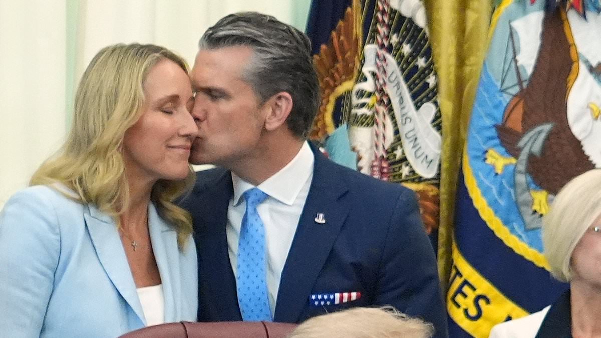 Married Fox News stars rush to Jennifer Hegseth's defense after bombshell report on her unprecedented Pentagon influence 1 ca4b854e69d036a8738a64a2694ab9f53844a70de1c94c77504a955c680b5f0c