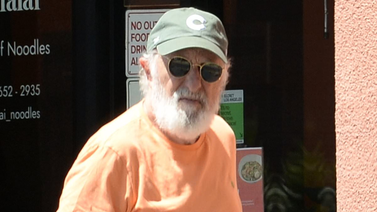 Horror icon, 78, who starred in 70s slasher film and co-wrote action flick starring Kurt Russell seen on rare outing… can you guess who he is? 1 d1aa4ab2083f79baec32ad420ff8d5987ab4387980a8f069113679ef664f321c