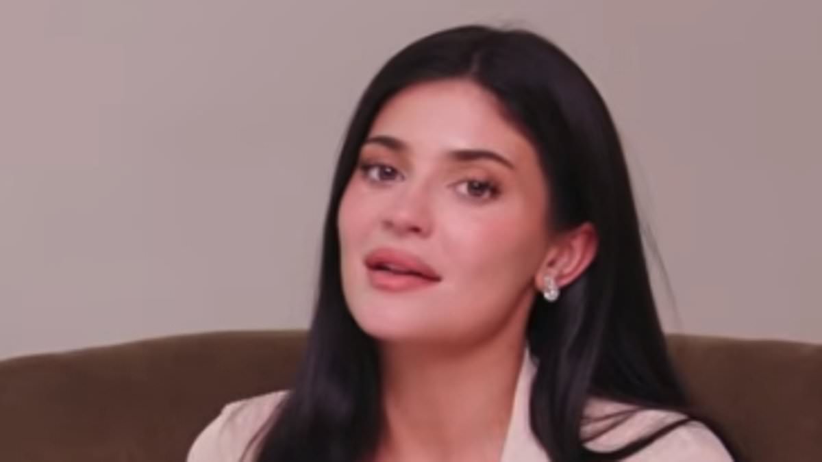 Kylie Jenner names her favorite sister during chaotic Q&A with her kids Stormi, eight, and Aire, four 1 d230cab5146806a109f8a49989135e22d406dc68139b1f28eb72110d015d9946