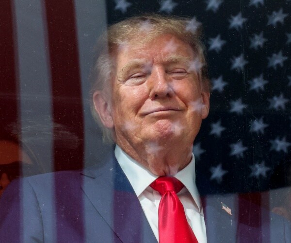 Trump Directs $400 Million Ad Blitz on His Record 1 d9e0c9f4442b96f0cd1a908dddfc67f815bafd167191bf27b68c7ad6ad0ccd06