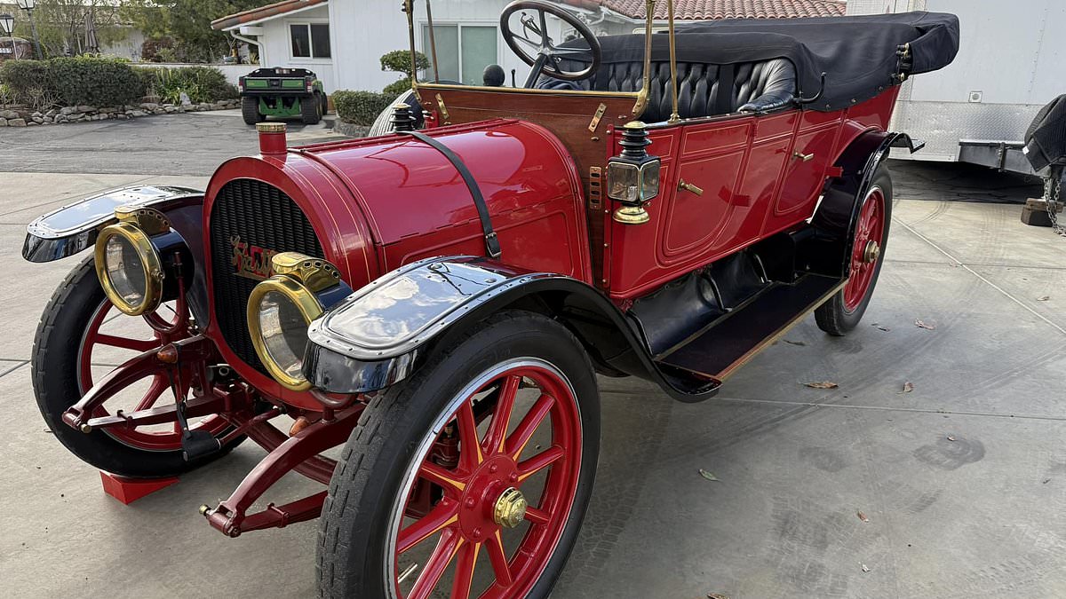 Ultra rare 1911 car was one of only eight left in the world... then wildfires tore through town where owner lived 1 dabd902c5bea9b8819db3ce95b94ce638da3f9e7272ea2602430e14a36eeb10a