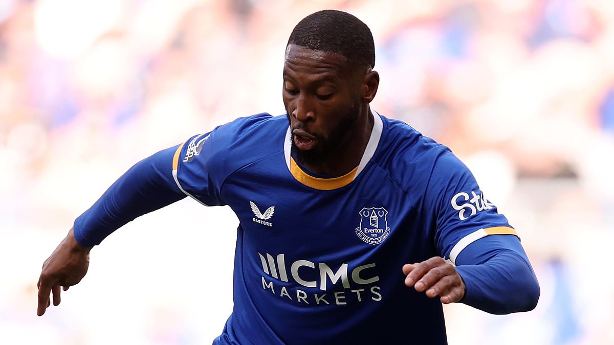 Beto jets to Florence for £15m move from Everton as Juve push for Man United's Joshua Zirkzee: WINDOW WATCH 1 db3a4adb20eb833ee469ba2d59f3cb72243fea07ebd74795b5d95417ce3650d1