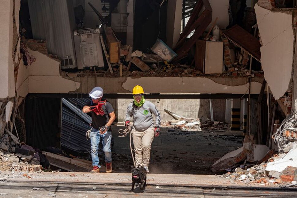 Colombia Rescue Efforts Press on After Quake, Death Toll Expected to Rise 1 dd84fcca48300ac7378c66db038380bdab27a9ebe05a611bf3e28895c5cb8f77