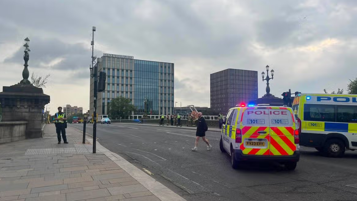 Teenager jumps into River Clyde 'to evade cops' amid suspected drug deal 1 e1041e2353edc3413b3c9c8eb42224f1ad78b04577d971a0484fb1eb039b201b