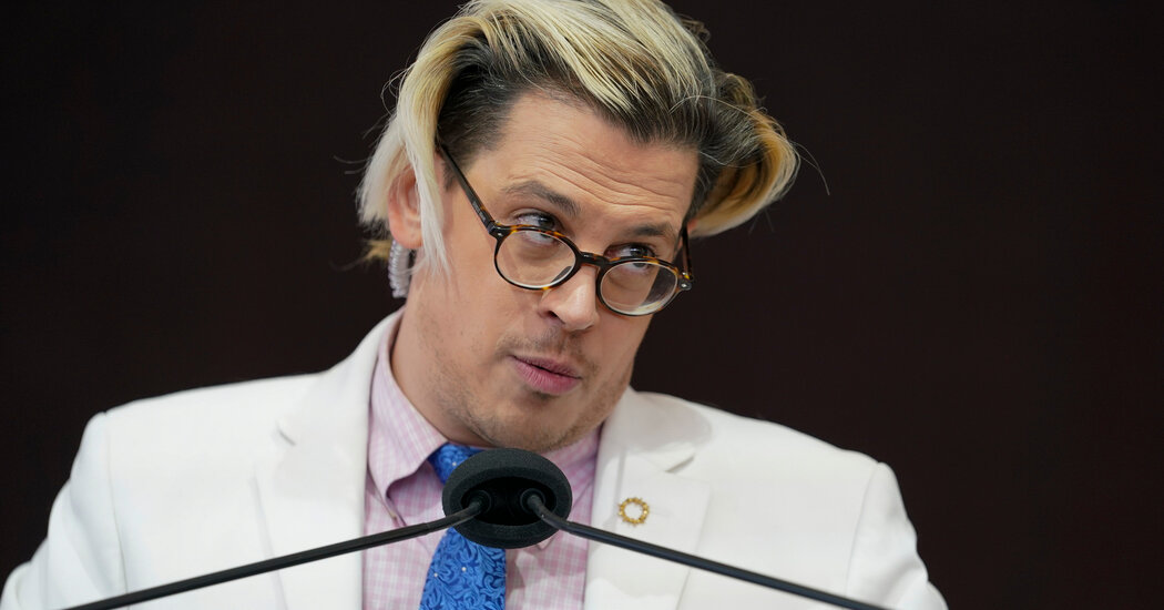 Milo Yiannopoulos, Right-Wing Agitator, Deported Home to U.K. 1 e4610752485fb2f87cca29541c03cbf7872884bcfefbdc1c20f6775df027ff00