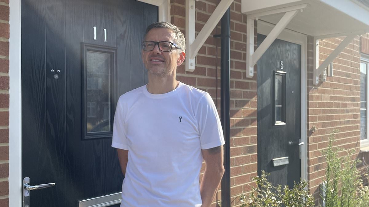 HM Land Registry have taken two years to register our new house: It made our home unmortgageable and will leave us £6,105 out of pocket 1 e7caa91d61c31c6067ff43b37a60ef91ea4c6ccc540f5c7a53444ce76ec09074