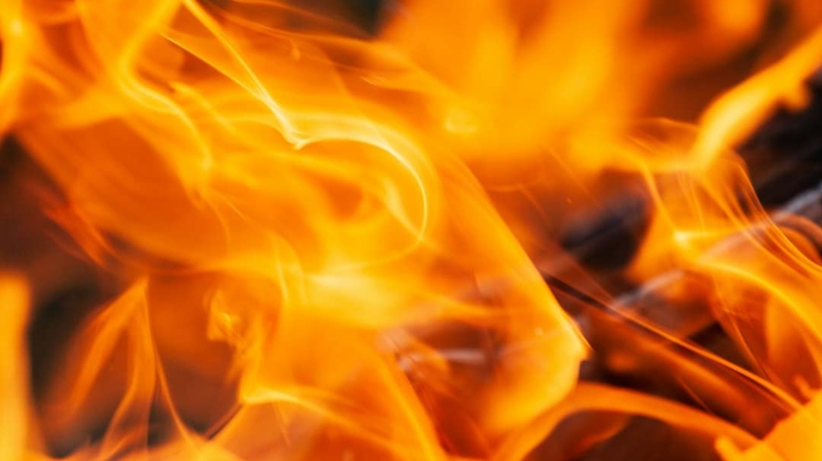 Fire in Oklahoma City: Massive blaze at salvage yard sends smoke toward Moore; videos surface 1 eb011b14a3b2a2dcb1422cc7bd57d16f64a19dddbb806f5d509a0baad2455590