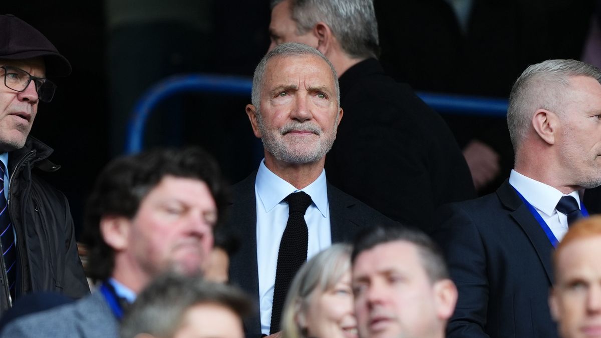 Rangers branded Wallpaper FC as Hotline backs Graeme Souness and asks if a circus would let a clown tame the lions: Ross Pilcher took your calls as Kasper Hogh's goalless Celtic debut continues to split opinion depending in where your loyalties lie #RangersFC #CelticFC #ScottishFootball #GraemeSouness #KasperHogh 1 ec4c08533be912eb26fdb26be439e103c821f60d