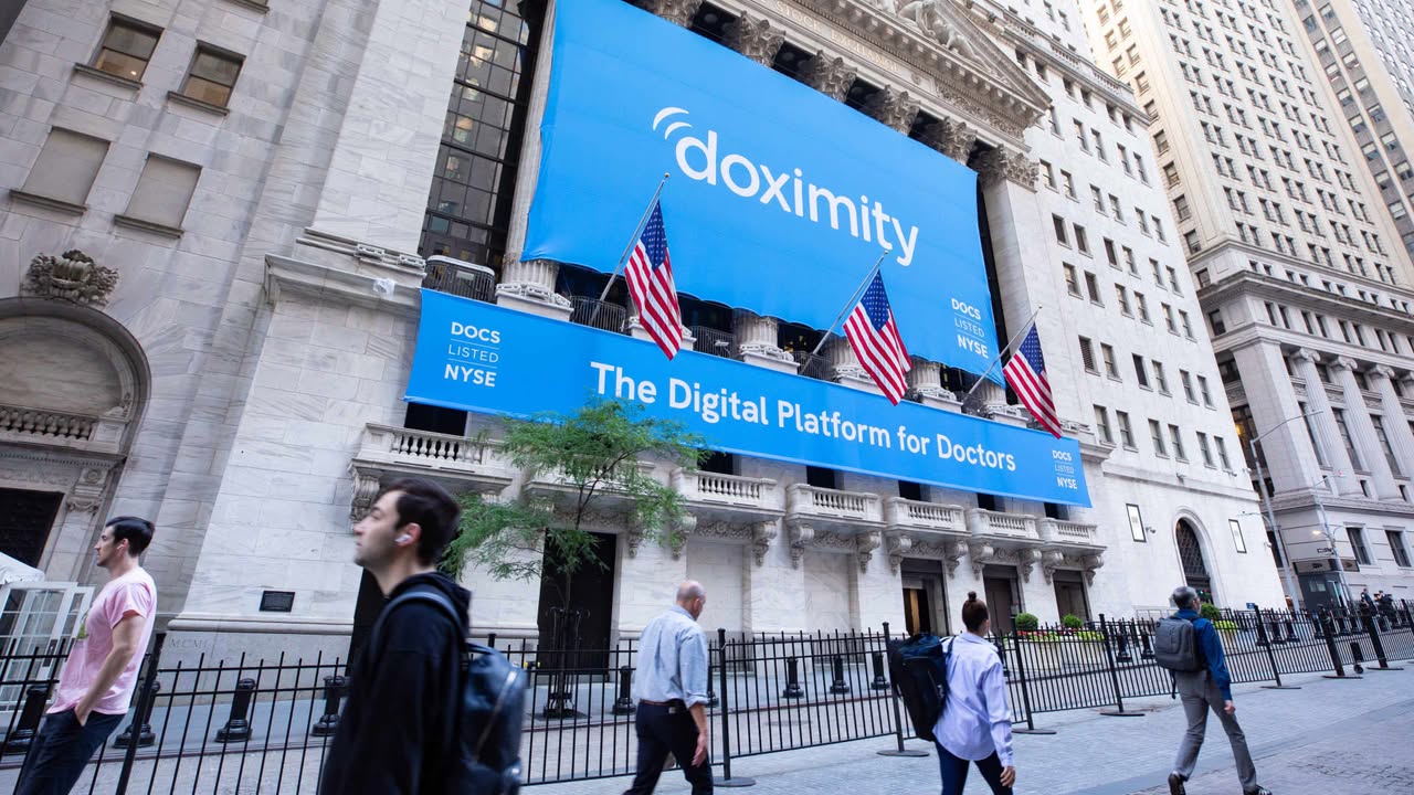 Shares of this digital medical platform were up more than 100% at one point. Here's what's driving it: The company is seeing huge profitability potential and a larger addressable market as a result of AI search. #DigitalHealth #MedTech #AIinHealthcare #HealthTech #Investing 1 ec95d1a49d05c2573ee058fffae92fa1a61f5e4b