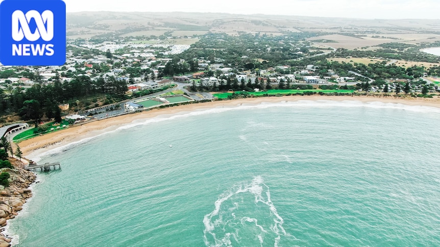 Popular beach predicted to shrink by 12 metres as tides rise 1 edb4ebc6091da2c62c5534bad341d6533ede58b6ac69cbd8758b344ef5ec0ceb