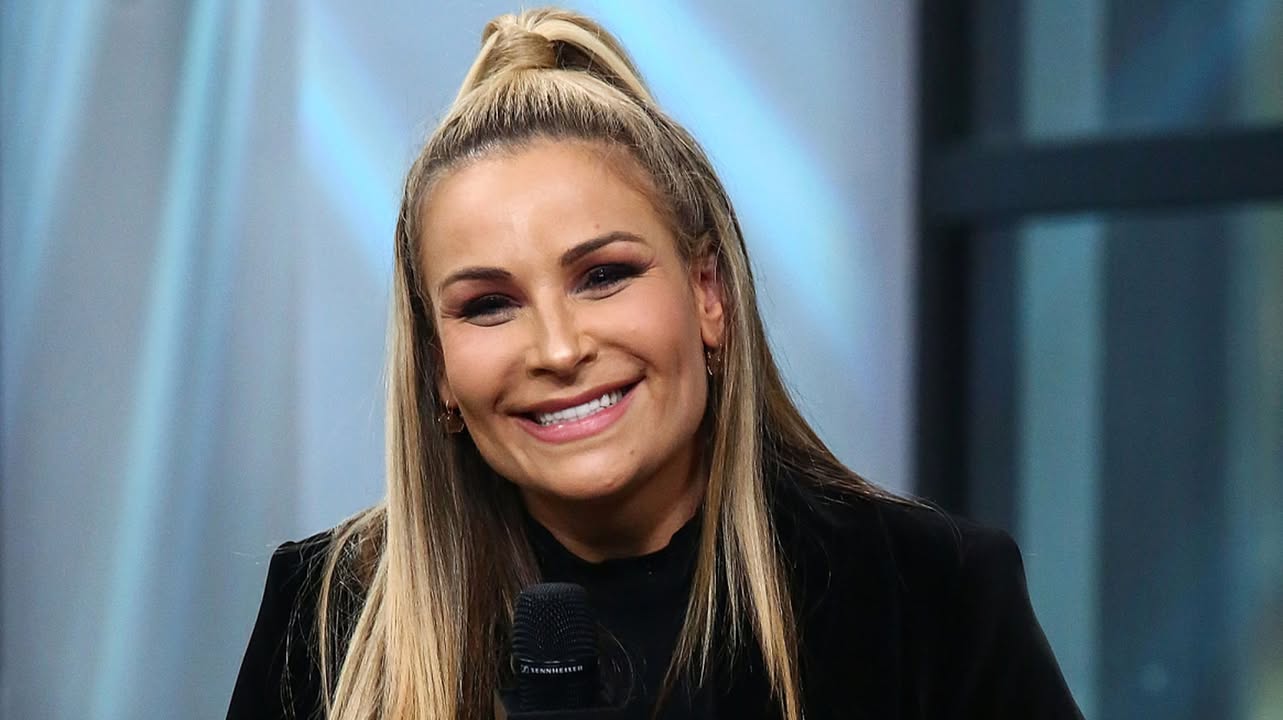 WWE's Nattie Recalls Drunk Dialing Stephanie McMahon While Filming Total Divas: WWE star Nattie recalled the episode of "Total Divas" where she drunk dialed Stephanie McMahon in the middle of the night. #WWE #TotalDivas #Natalya #StephanieMcMahon #DrunkDialing 1 f55abb20b6436d57434e5381b9b03ac59535890f