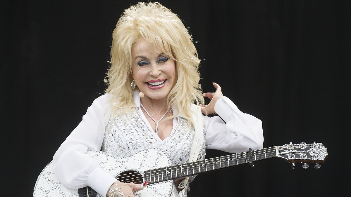 Dolly Parton is on course for her first ever UK number one as her hit 1980 song 9 To 5 soars into the charts days after icon died 1 fb6440143e006b50ad3ebda8edc4286be758ed48d90eab45ce35d7a9200b2dd8