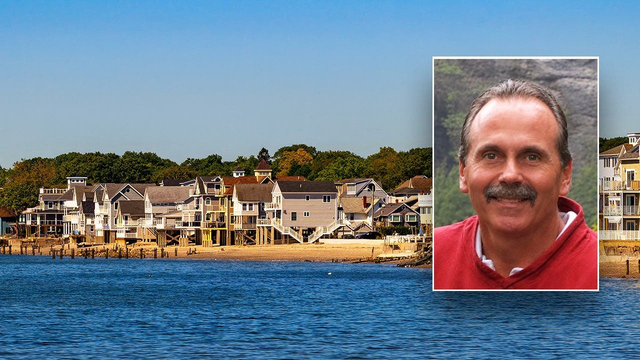 Suspects in deadly Connecticut home invasion arrested in attack that rocked beach town: The second suspect in the fatal June 3 Milford, Connecticut shooting was captured in the Bronx after a two-month investigation by U.S. Marshals. #Connecticut #HomeInvasion #CrimeNews #MilfordCT #Arrests 1 fb7a9adb85aecad080d2bf6a2e9015cecac4f74d