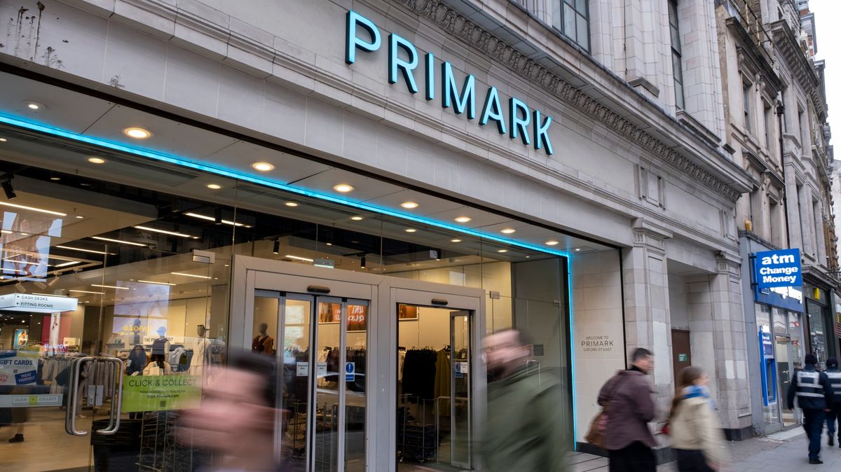 Primark shoppers 'obsessed' with £28 autumn jacket identical to £260 designer brand 1 fbcbdb81f198d0ca5651ffa8ea70a644d07b3f9beebd035a76e8e029e2912289