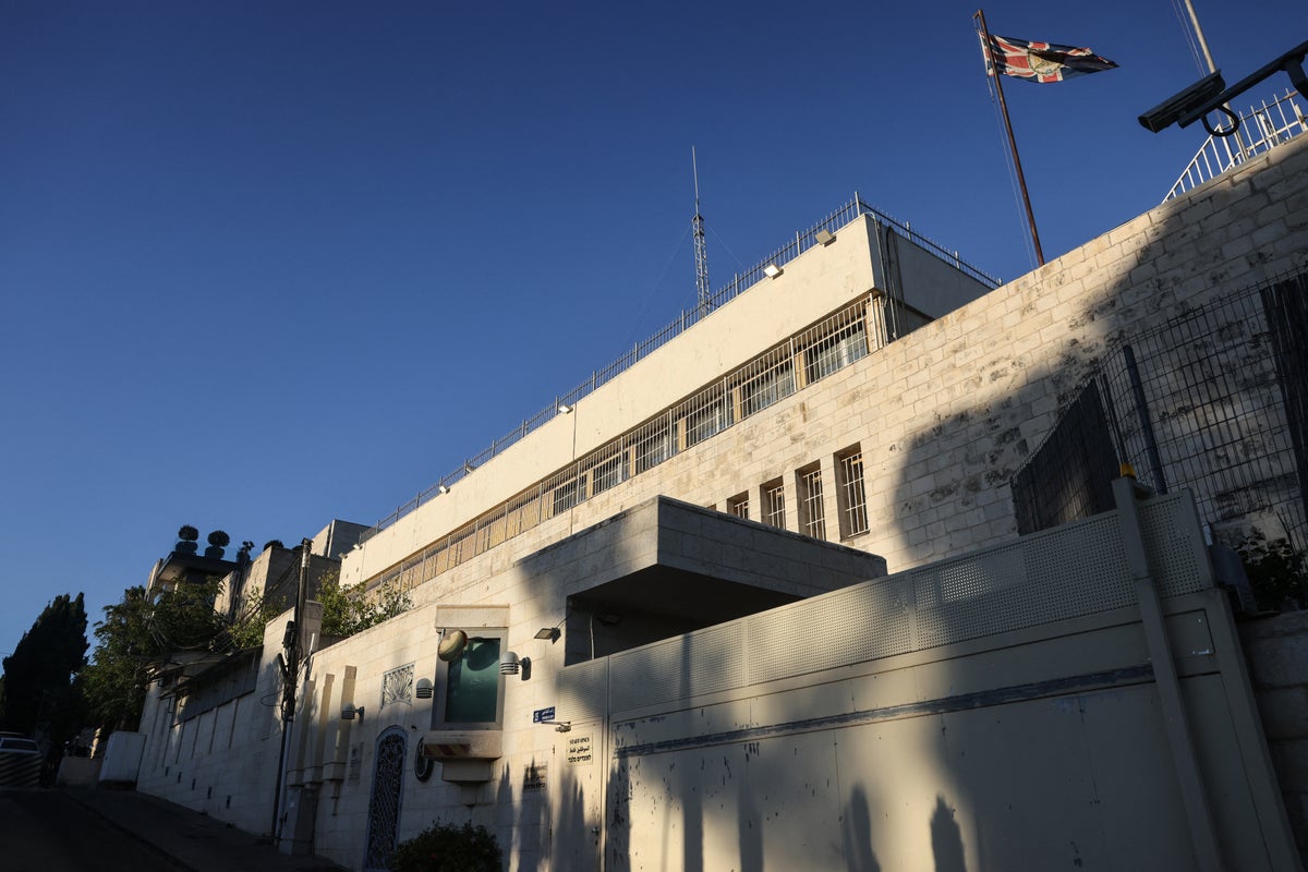 Israel is punishing Palestinians by closing UK’s Jerusalem consulate, says former Israeli official 1 011df3f8efd1a022537cfa56cd0285ec132638fbdfd978a416059bd5562ae99f