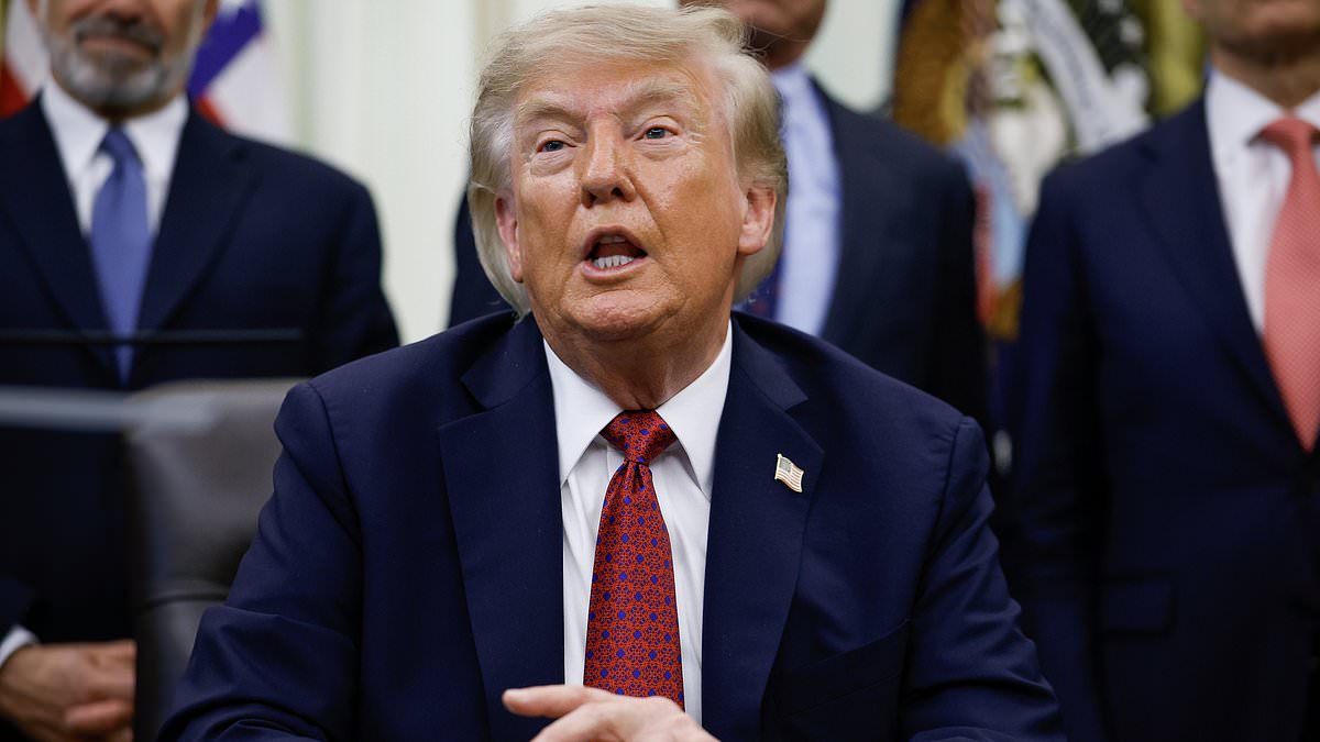 Dramatic new video shows US strikes raining down hell on 300-mile stretch of Iran's coast as Trump issues stark warning 1 037df3d3dadd6caa89f51d4cdfbab7c061d6fdaf49233dec68cb4d1db2054064