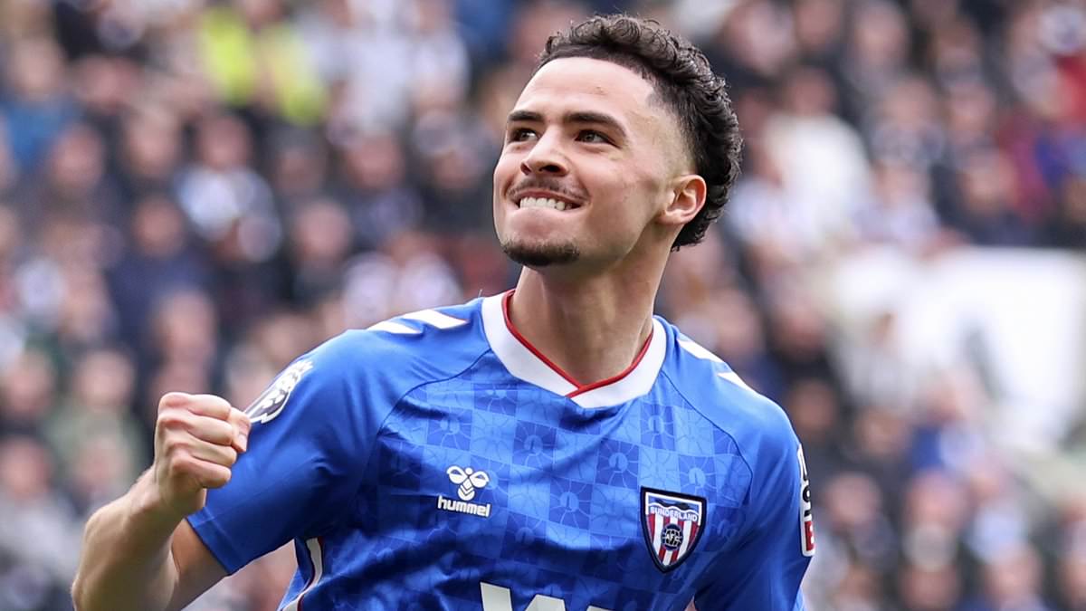 Sunderland winger Chemsdine Talbi in talks over move to Saudi Arabia after being left out of Europa League squad - just a year after joining for £18m 1 03bf721a5dcdb5f521a587a7ef7937ac0066f4a407dd7b7da4bc54ee108b6b86