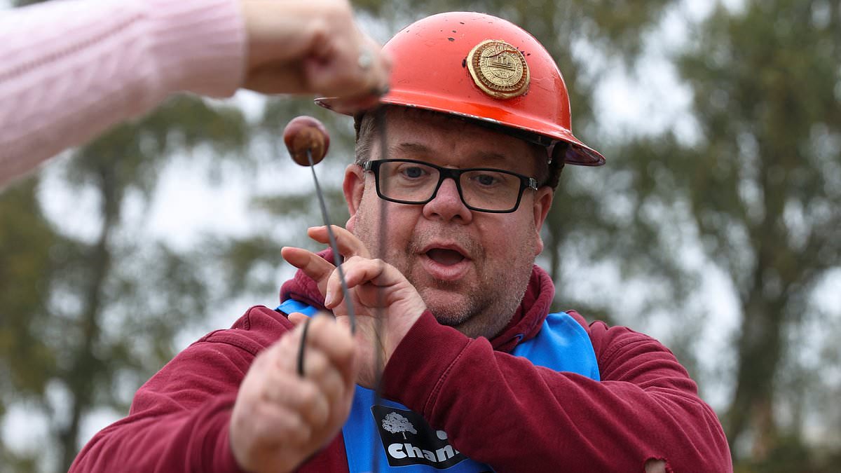 World Conker Championships could be called off after nuts weather frazzled this year's crop 1 0ced45902040f874c052ab1e65986a922f6f2ee02dafaee44d93fc6c2d05d173