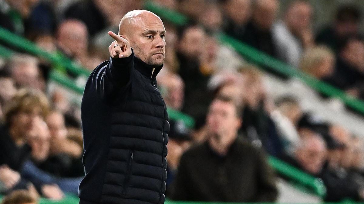 David Gray had to go after horror run of form, insists Hibs chief Gordon 1 0d34d66a5afe5da245b856e000763367191626e0f33fcb85c83a986f27235813