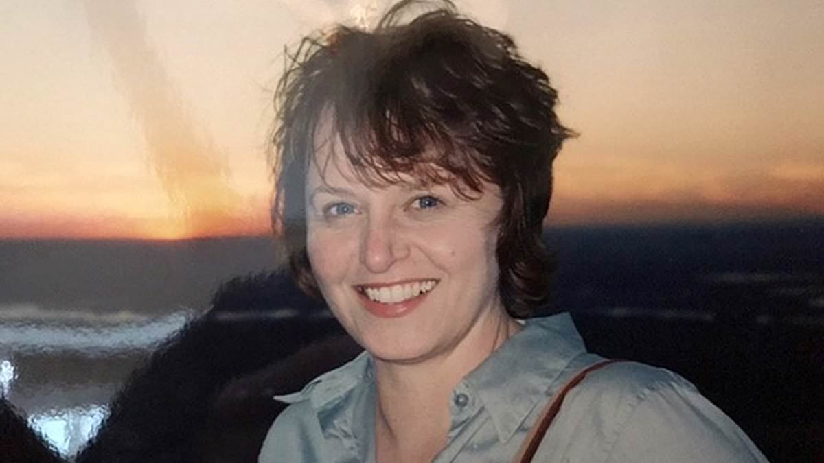 British 9/11 survivor says she will never forgive herself for 'only' attending 23 funerals as her 'heart remains broken' 25 years later 1 0fd8f78e71260a759c51e65f7129fa09dfdfb805af7202bea8ced9e29ea7bdd1