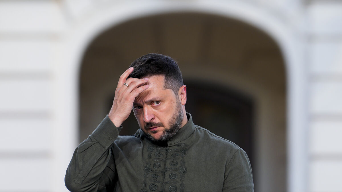 Ukraine Prosecutor General Ruslan Kravchenko resigns amid corruption suspicions 1 100c5110be169c0e2657a528bd16540e0c8566ea49daa108793132b54044d589