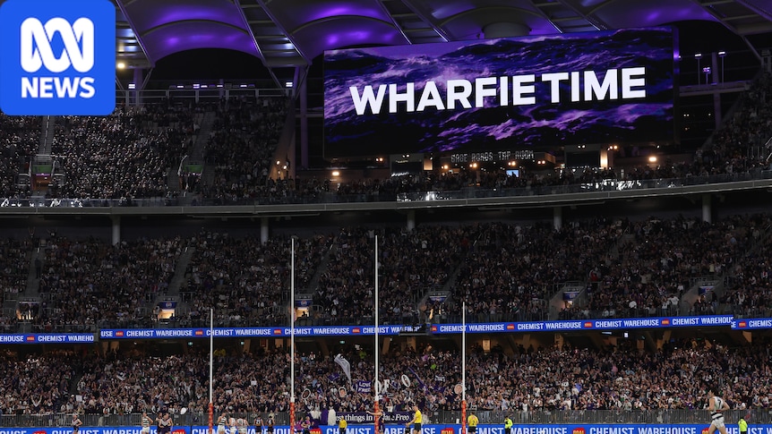 What is Wharfie Time and how did it backfire for heartbroken Dockers? 1 14f6b6e9aaba1d04ff1531fde86d3104621b8d9952c989eaad6b2c2c8dad89ec