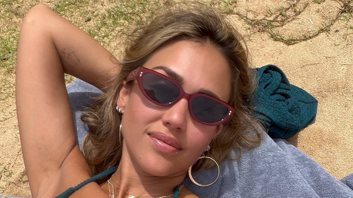 Jessica Alba, 45, flaunts her fit physique in tiny crochet bikini amid Italian getaway with younger boyfriend Danny Ramirez, 33 1 167ce635efcfab03e075f1d298112b898430c8c2872968109fa1b1359a524389