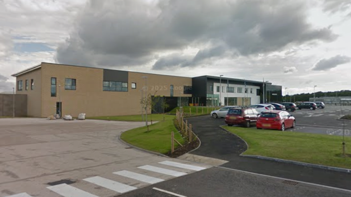 Police helicopter search for two men 'acting suspiciously' near Low Moss prison 1 1c2a58b910fe78e7eca43a9a4277e1cfd68bee6157cfb1b5889b0c5c8b881cc6