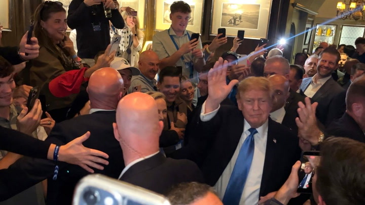 Watch: Trump receives hero’s reception at his golf resort in Doonbeg 1 1f772957274826efc241dd44911f60b8519c9926637fb2288d48a8c040c21e3c