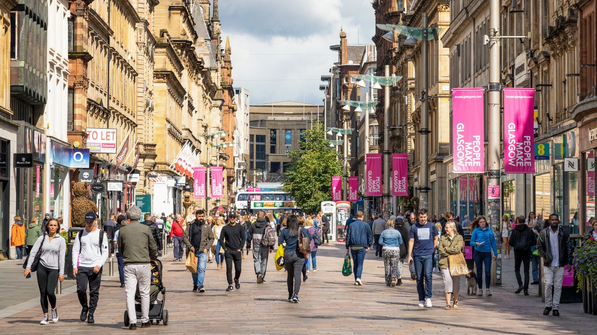 Call to review Holyrood's liberal homelessness laws to tackle Glasgow refugee crisis 1 20a13b518f8deb3577dc247e713d814a8ee7092d9975036dacc447a4ee843e98