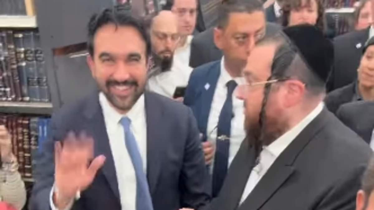 Jewish woman screams 'Shame on you!' at NYC's woke mayor as he visits Hasidic-owned Brooklyn business 1 2500ef0b145e7e0d2c7623b32bc3eb9243c716840d623ef267d25af935bb3f6c