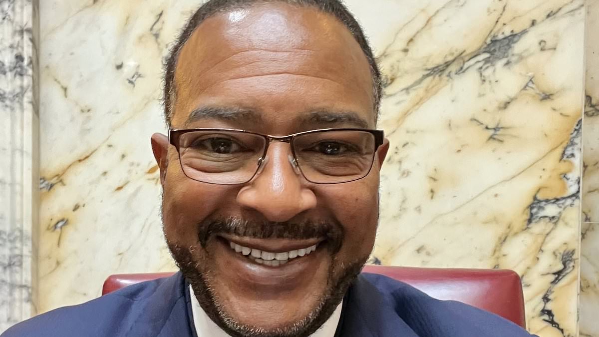 Democrat is caught on camera appearing to lie about who was driving his Land Rover after it was involved in nasty crash 1 256d40e8f776a3fe914c558a9e17e5b83639228b915c21e45c9f2cb689bdfd34