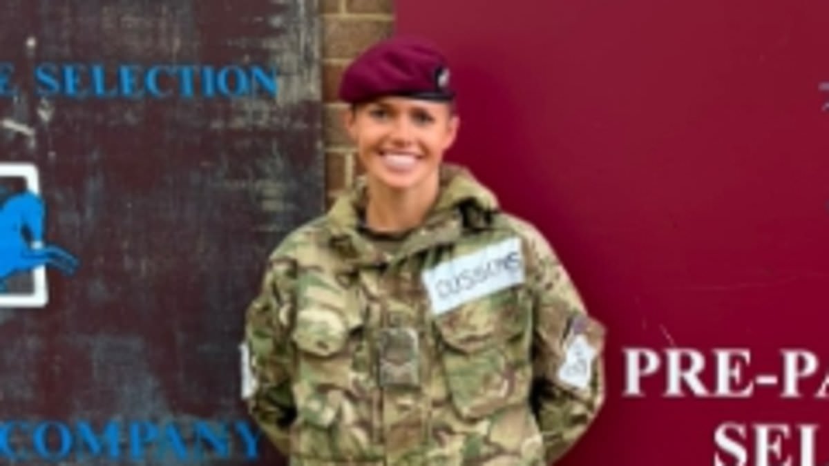 Office worker becomes first female Army reservist to pass gruelling Parachute Regiment entry test 1 26bb6dbaef05ead44a6c7c1aafe4221ced45950d1db400f8b2a05658680c0ba3