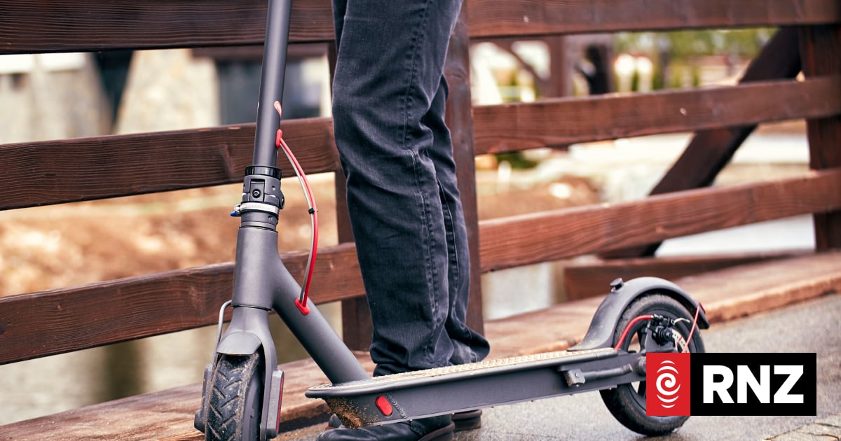 Psychologist calls for New Zealand to follow Australia's lead and make helmets on e-scooters compulsory 1 270031a40a20a440943f80d3a9101bfcc94e38b18b9205b325132ed7c1b8dd54