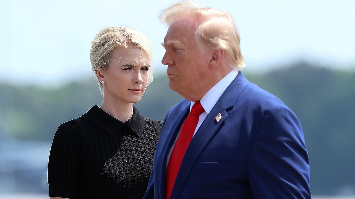 Trump caught secretly slipping eye-popping cash to Natalie Harp, 35, and two other young female White House staffers 1 29cb7a82a9f576aaa16dfd39571a281ed16f93744631a6088345b3a16218b42f