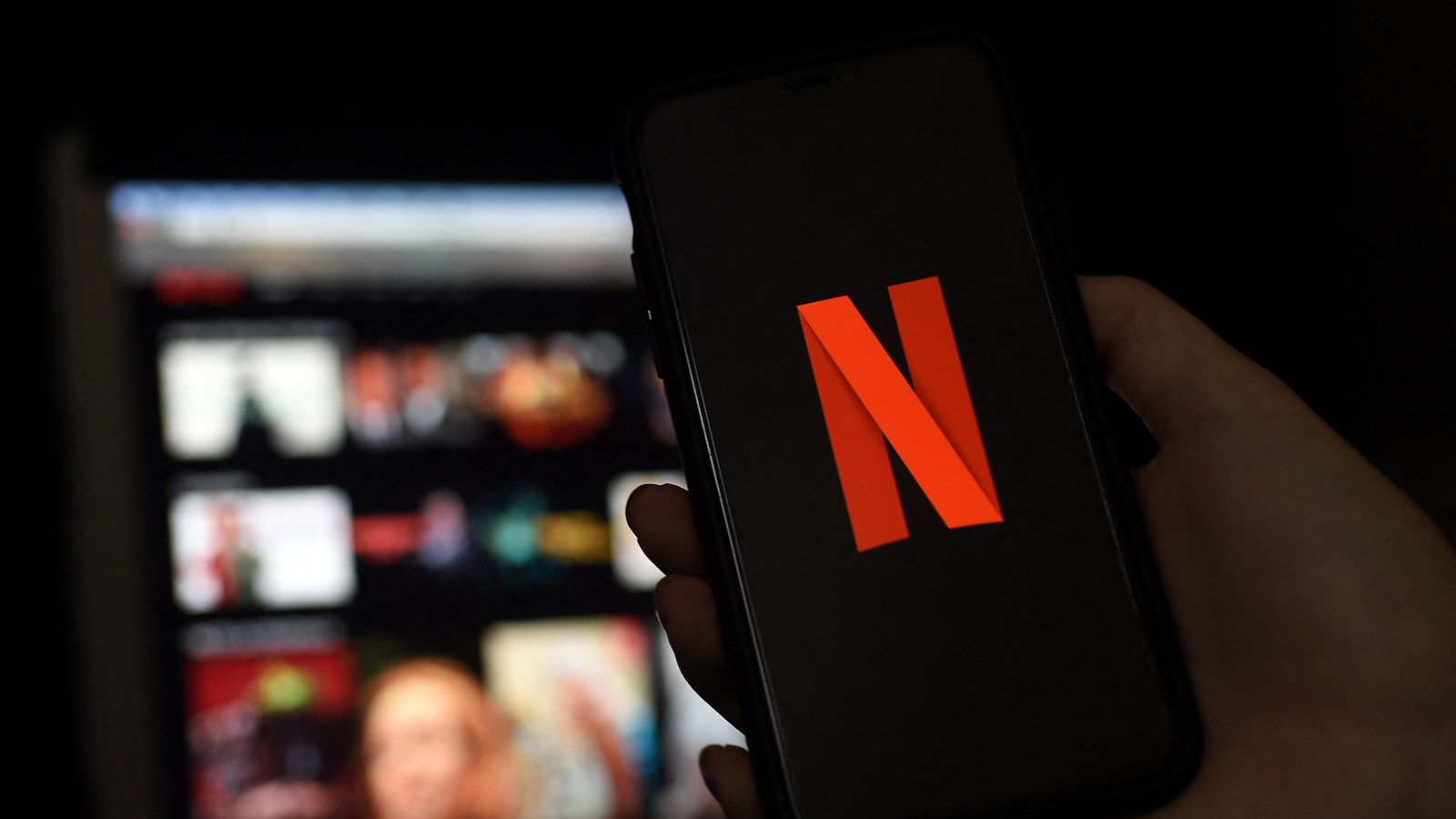 Netflix down: Users report 'having trouble accessing titles' error amid outage 1 29fe2c3bd370b8eda5bd5bf23b28f68ebd69ea08fb196176cdc2e9821aad37cd