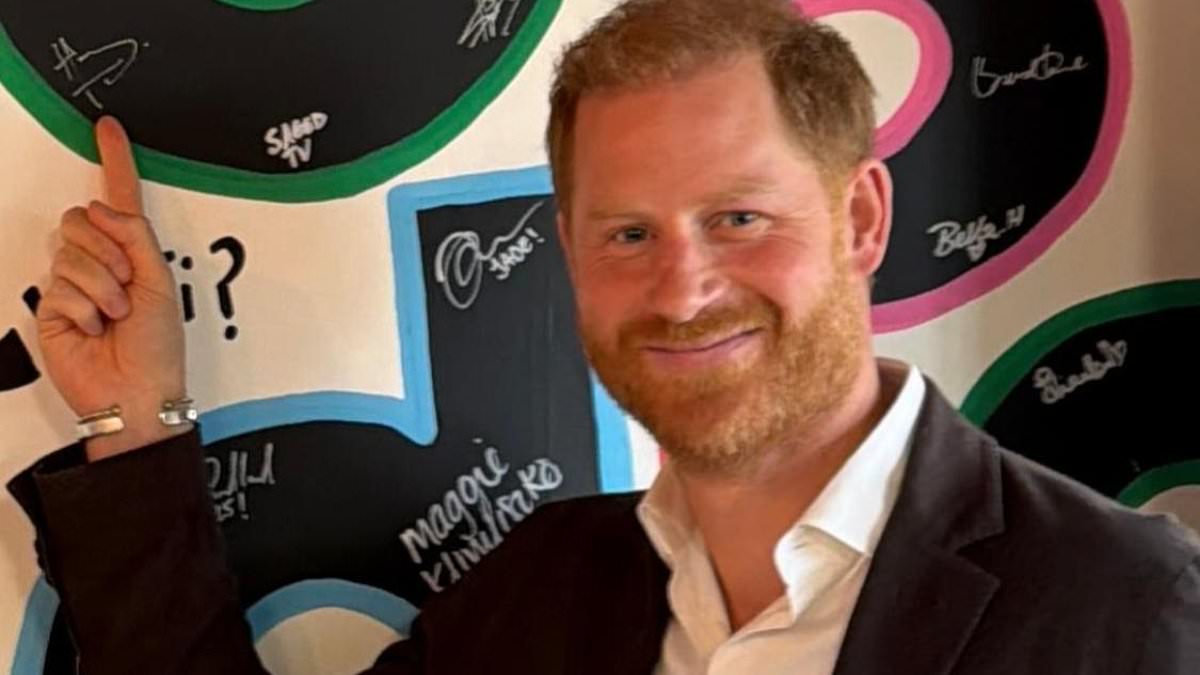 Harry and Meghan's 'surprise' over King's royal letter: Sussexes say they were not told in advance about Charles' statement which came 'a day before review into their security' 1 2b4392d7935a31d5d117121799f147776b52237e5fca08487dee72c3a6fbf6d4