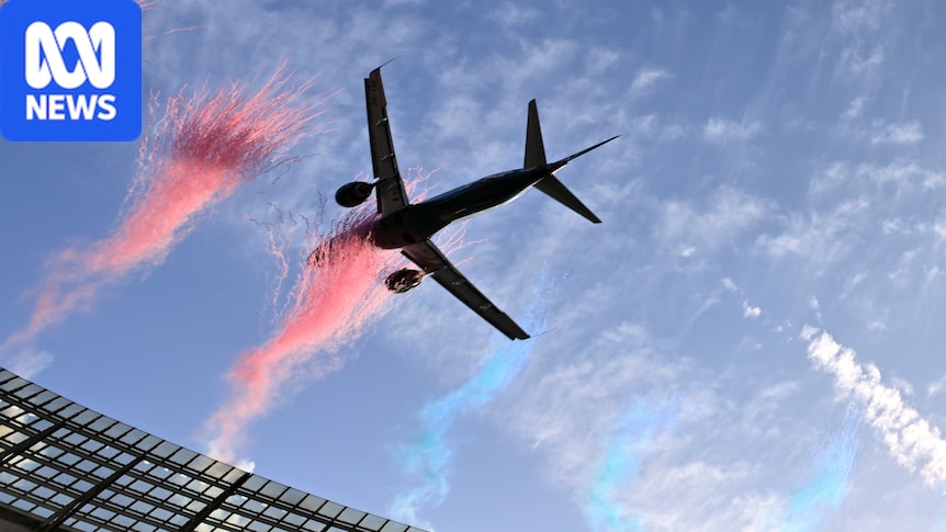 Aviation authorities to review low flyover at Cape Town rugby match 1 2c4cc2bb757a8826c5c05a5c62d85c5ec6164c41e899c4318bb79ece0418c271