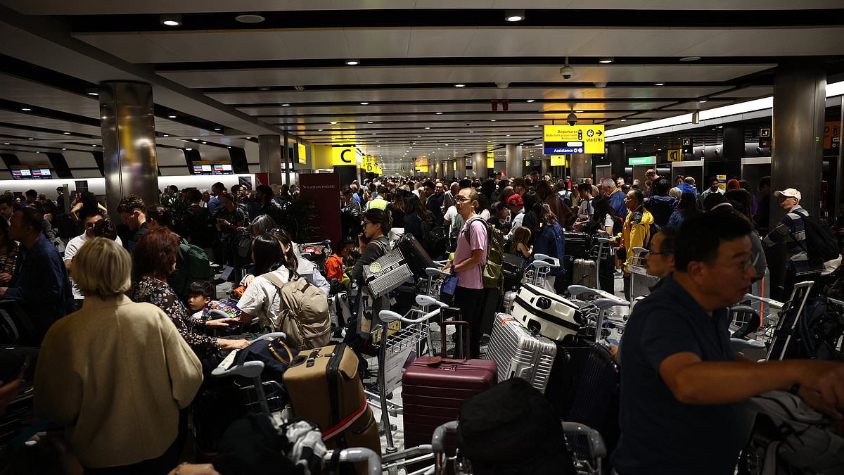 More than 300,000 passengers 'are unlikely to get compensation' after air traffic control chaos at UK airports 1 2e62c940b9f72dfa4eb4e9a16c398dcbb1c3abf592e1bfea65e6353c7913d5f1